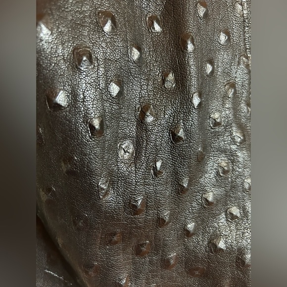 Streets ahead Genuine leather shoulder bag retails $250 - Picture 10 of 11